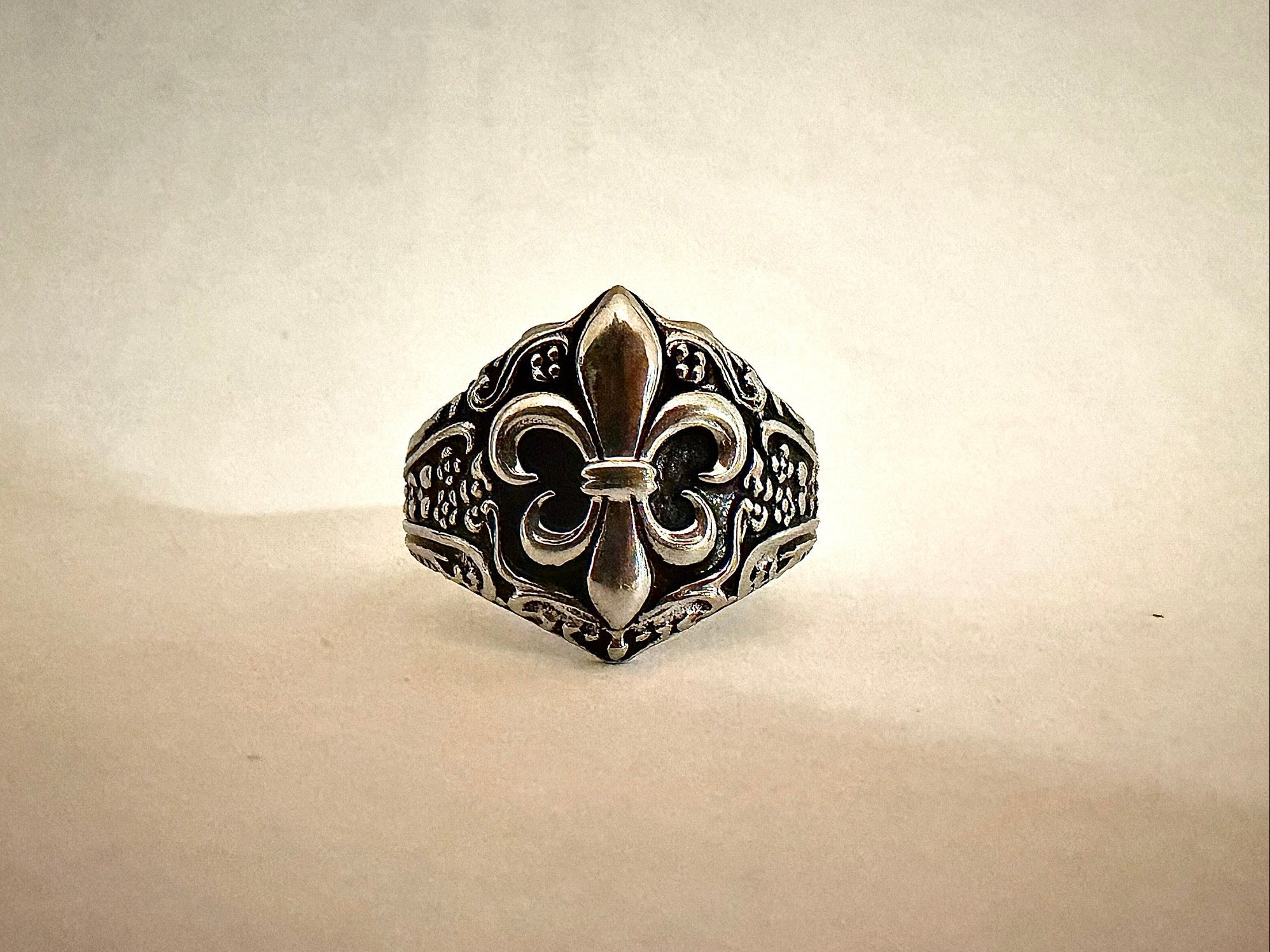 Bague fleur de lys